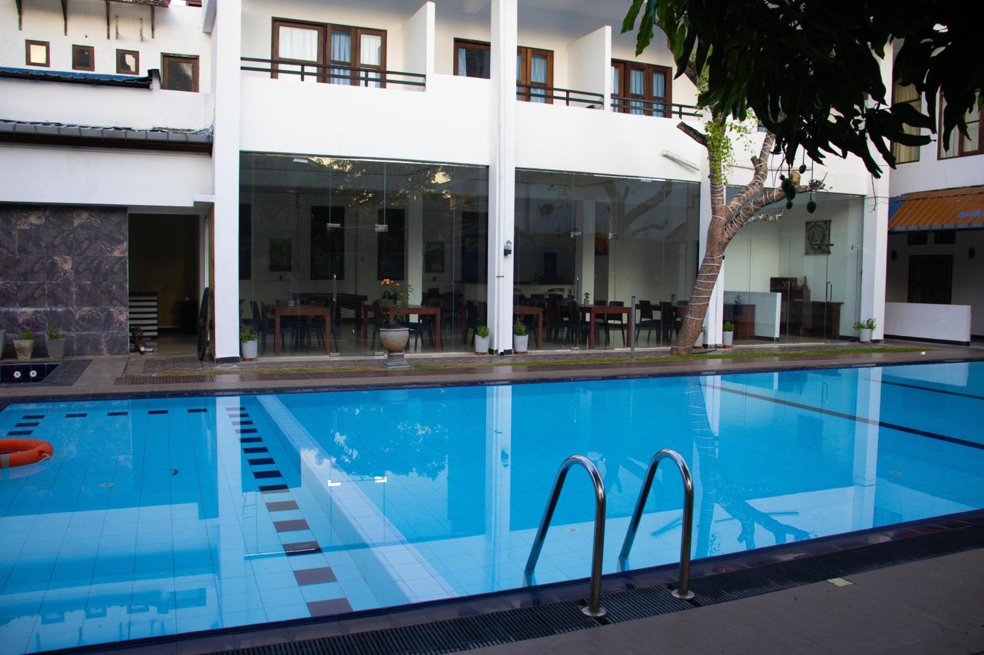 Woodnest Windmill Beach Hotel Negombo Exterior photo