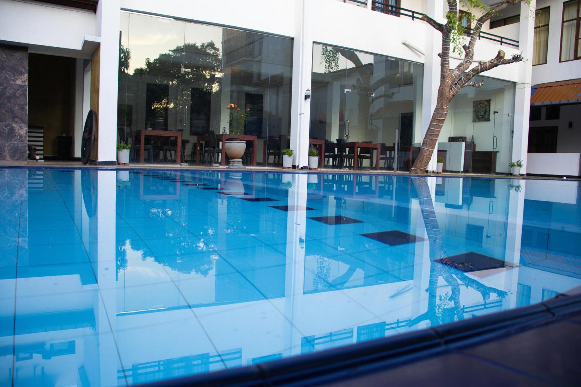 Woodnest Windmill Beach Hotel Negombo Exterior photo