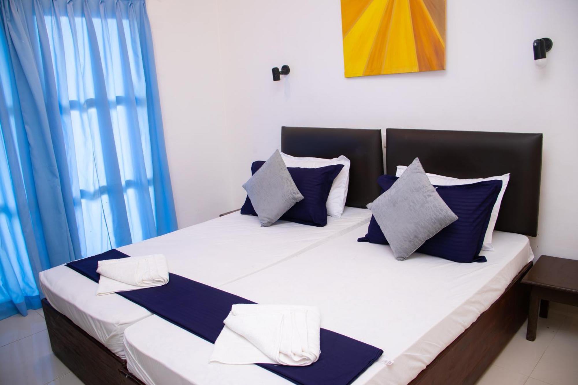 Woodnest Windmill Beach Hotel Negombo Exterior photo